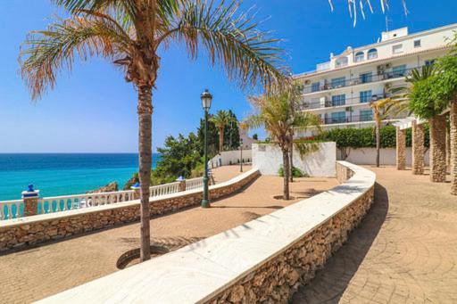 Capistrano Village B, 1 Bedroom + Free Wi-Fi Nerja Exterior foto
