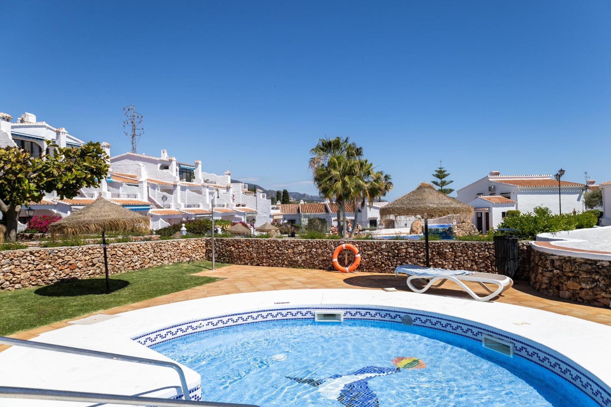 Capistrano Village B, 1 Bedroom + Free Wi-Fi Nerja Exterior foto