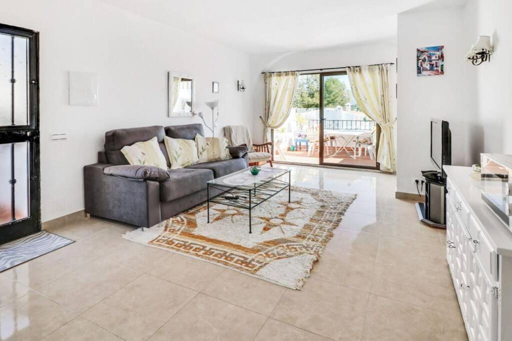 Capistrano Village B, 1 Bedroom + Free Wi-Fi Nerja Exterior foto